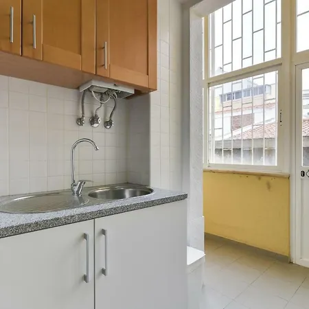 Stunning 1 Bed Apt W/decorated Int Nr Ajuda Apartment Lissabon